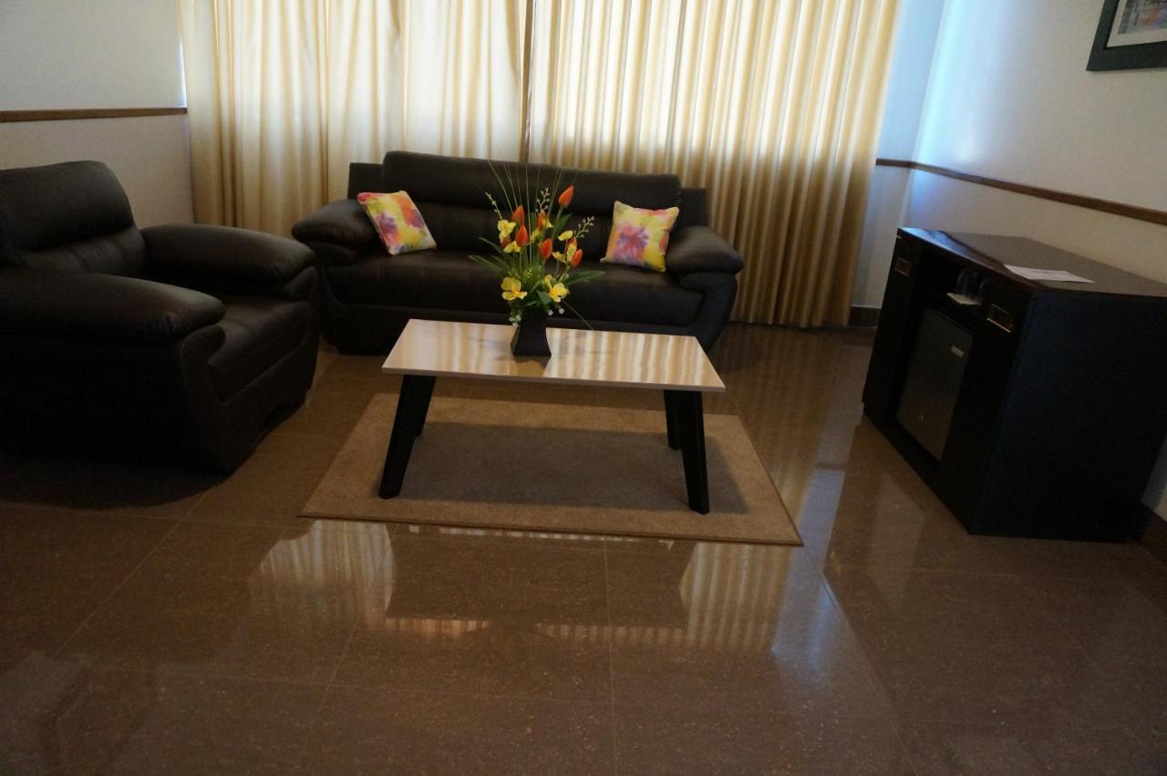 Hotel Costa Riviera Mala Luaran gambar
